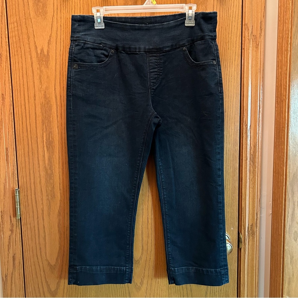 Lola Jeans pull on capris size 12